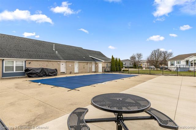 24702 Manchester, Flat Rock, MI 48134