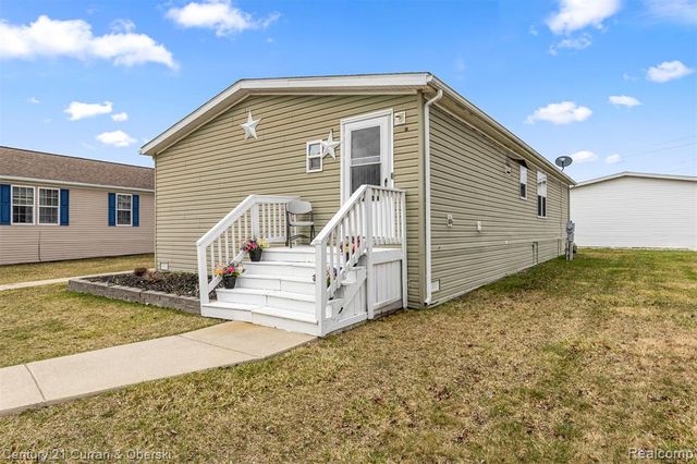 24702 Manchester, Flat Rock, MI 48134