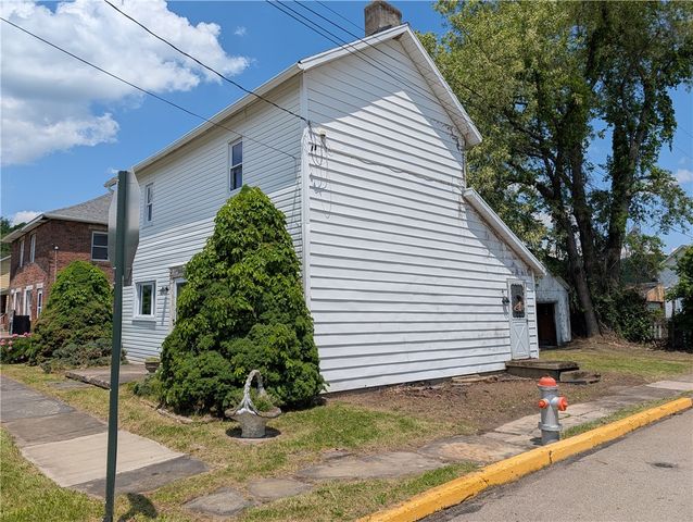 216 Wayne St, Roscoe, PA 15477