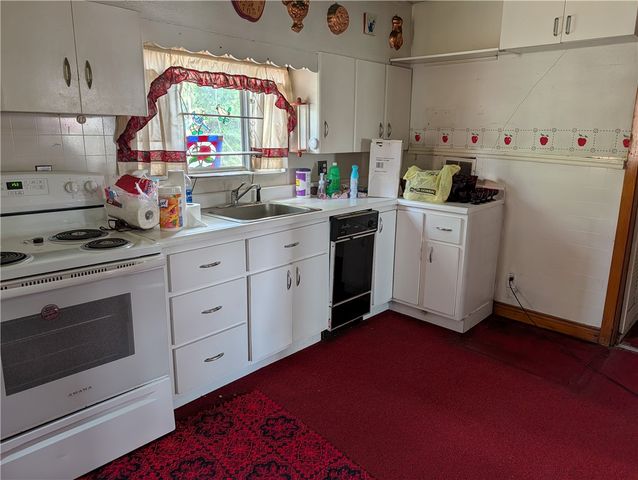 216 Wayne St, Roscoe, PA 15477