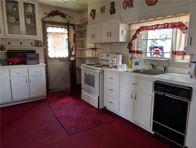 216 Wayne St, Roscoe, PA 15477