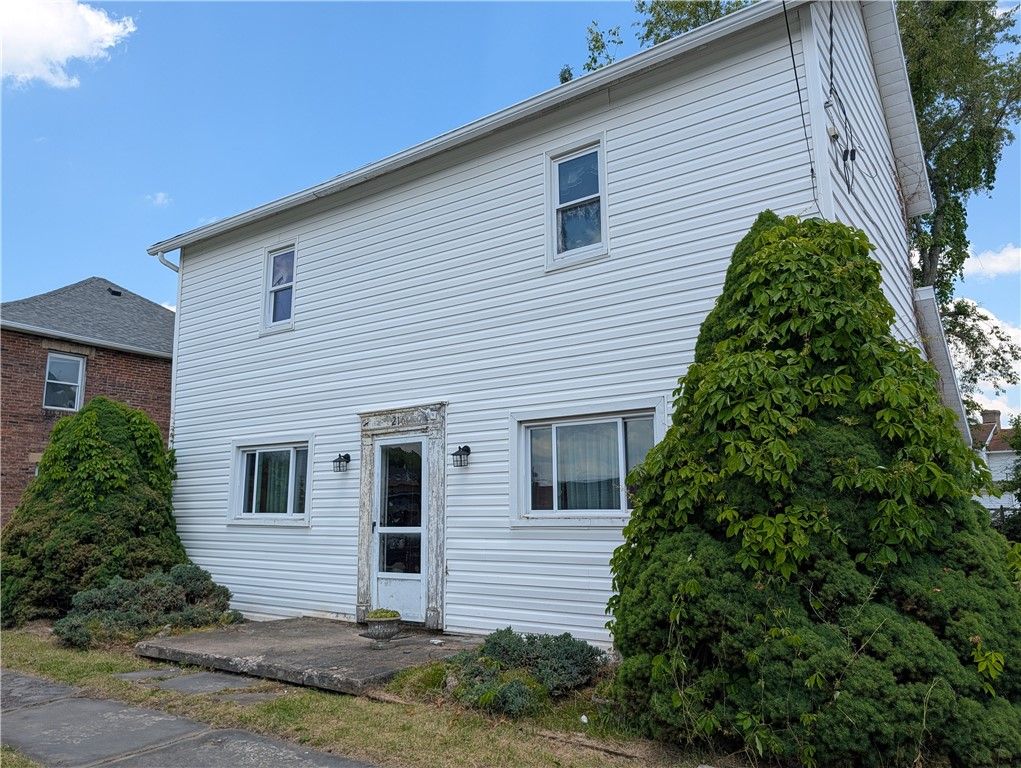 216 Wayne St, Roscoe, PA 15477