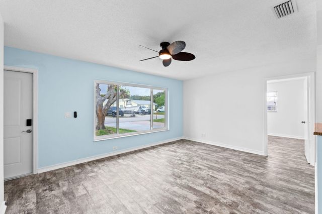 8675 SE Keathley, Hobe Sound, FL 33455