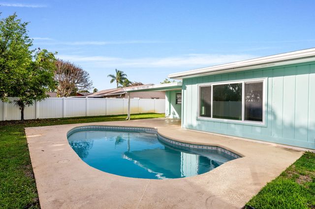 8675 SE Keathley, Hobe Sound, FL 33455