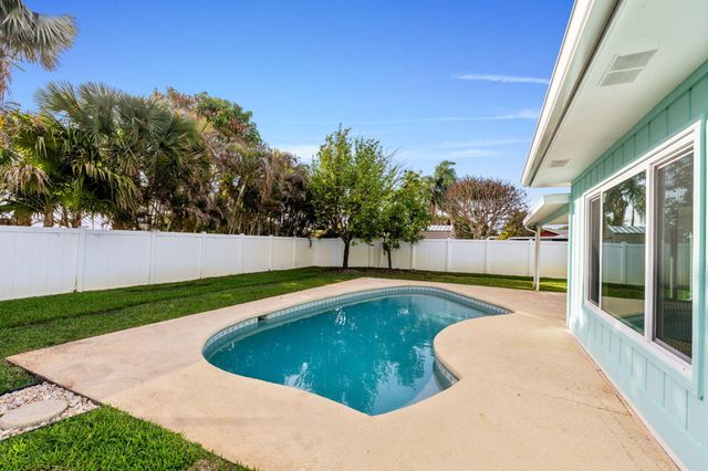 8675 SE Keathley, Hobe Sound, FL 33455