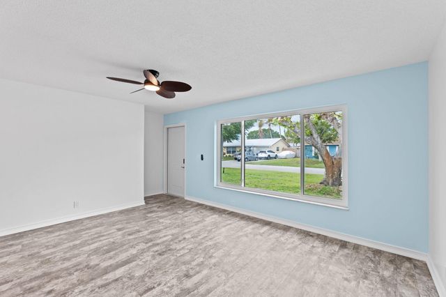 8675 SE Keathley, Hobe Sound, FL 33455