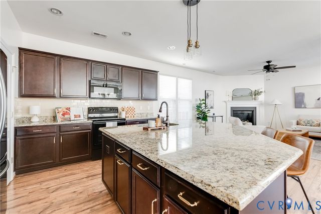 16820 Thornapple Run, Moseley, VA 23120