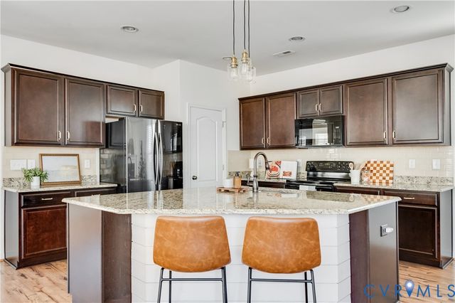 16820 Thornapple Run, Moseley, VA 23120