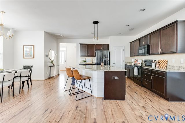 16820 Thornapple Run, Moseley, VA 23120