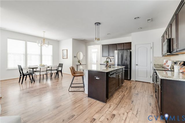 16820 Thornapple Run, Moseley, VA 23120