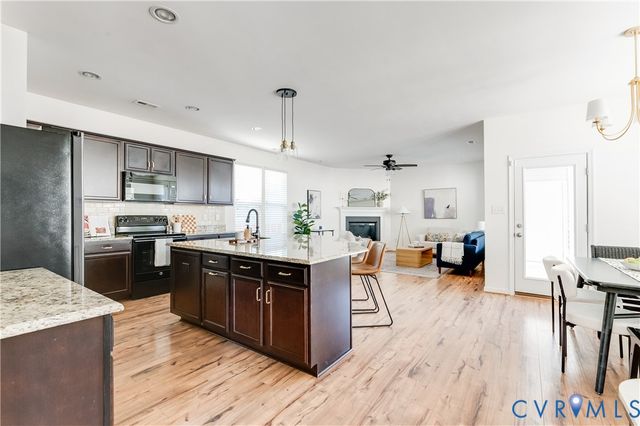 16820 Thornapple Run, Moseley, VA 23120