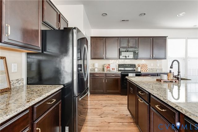 16820 Thornapple Run, Moseley, VA 23120