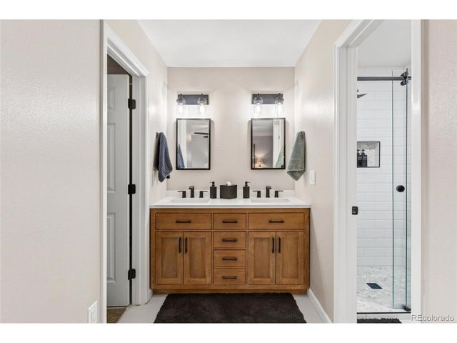 2827 S Xanadu Way, Aurora, CO 80014