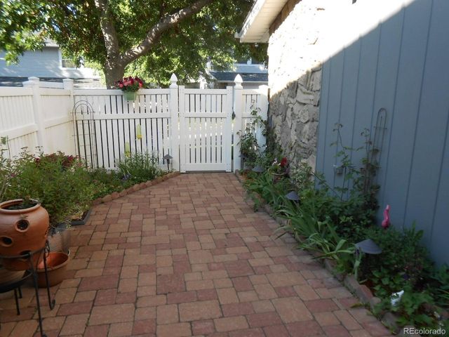 2827 S Xanadu Way, Aurora, CO 80014