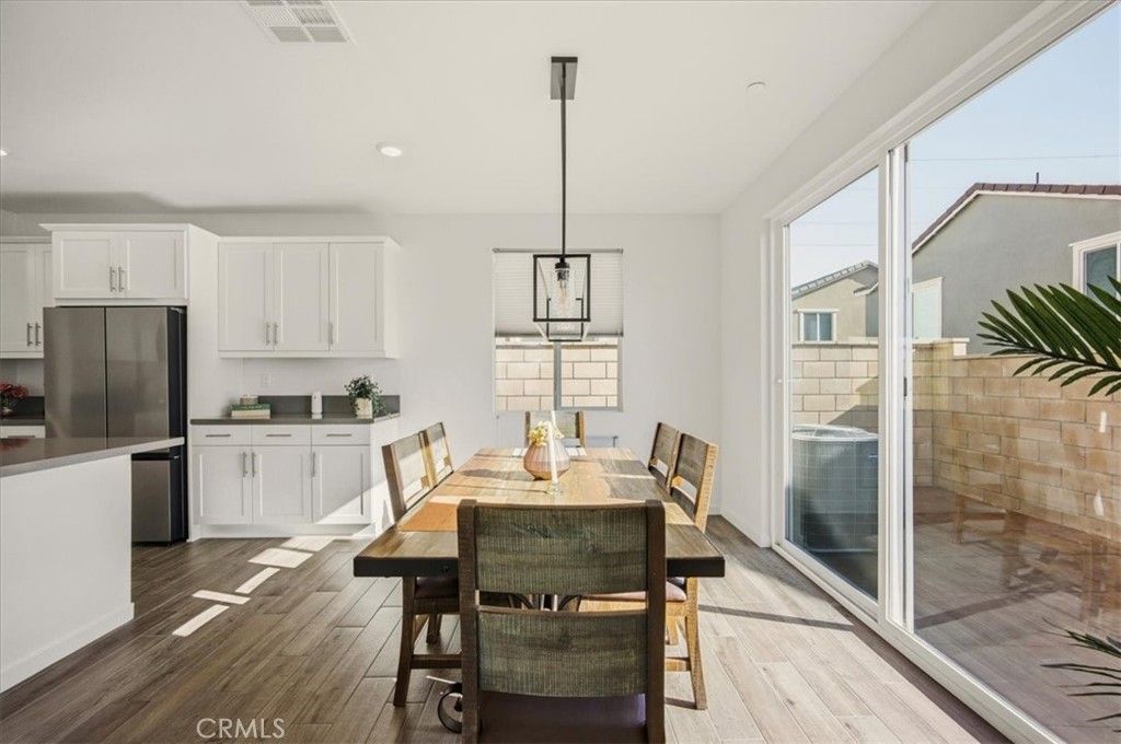 Image 15 of property listing at 16281 Castello 1, Fontana, CA 92336