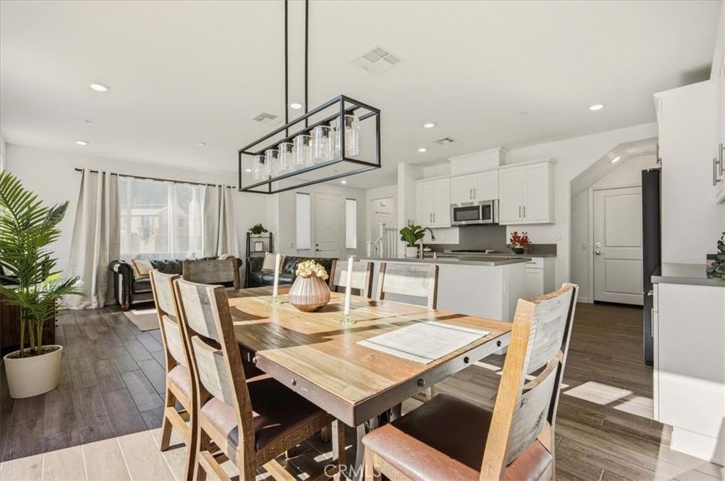 Image 16 of property listing at 16281 Castello 1, Fontana, CA 92336