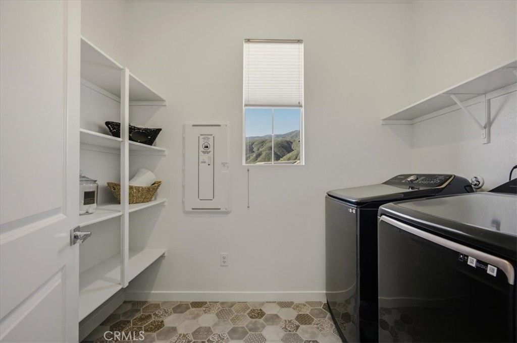 Image 30 of property listing at 16281 Castello 1, Fontana, CA 92336