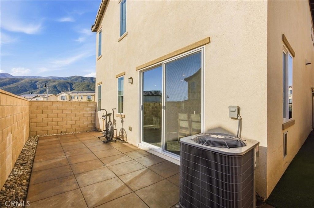 Image 39 of property listing at 16281 Castello 1, Fontana, CA 92336