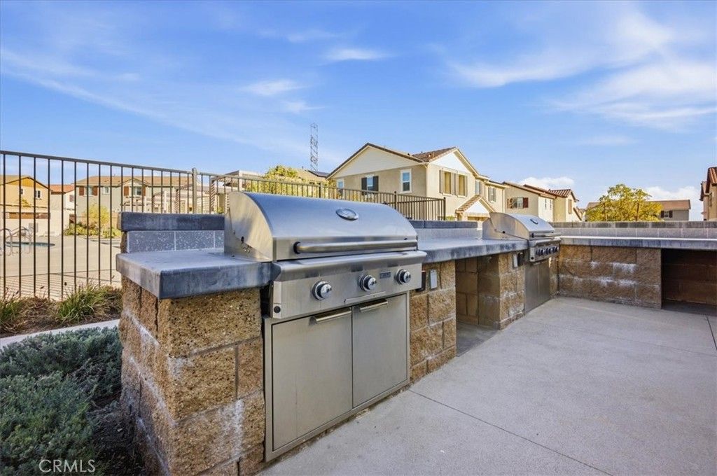 Image 44 of property listing at 16281 Castello 1, Fontana, CA 92336