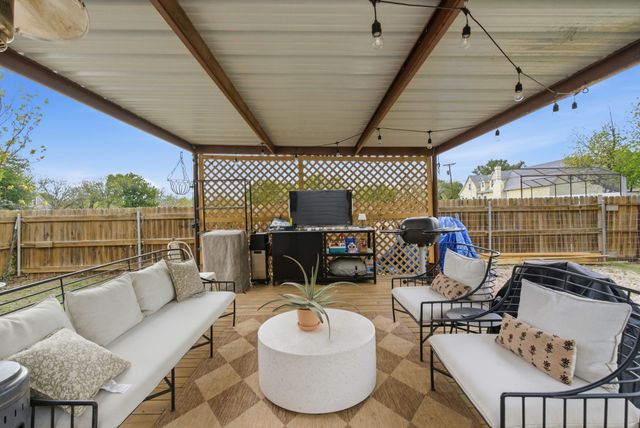 909 3rd Street, Graham, TX 76450