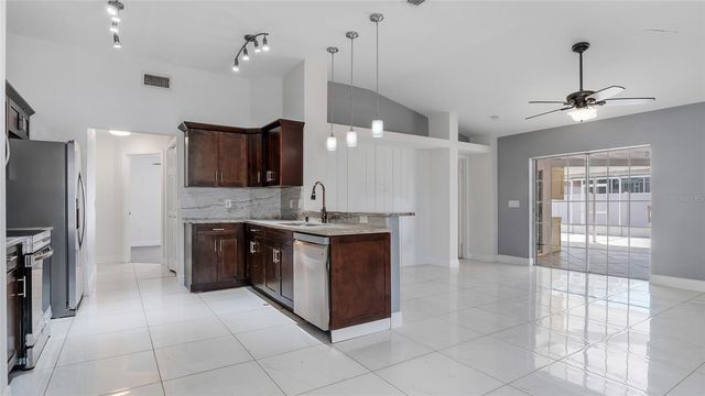 10536 SALISBURY STREET, Riverview, FL 33569