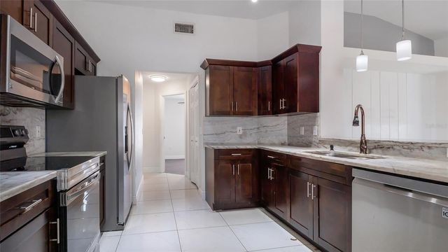 10536 SALISBURY STREET, Riverview, FL 33569