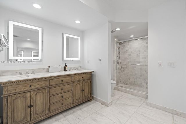 1000 W Island Blvd 807, Aventura, FL 33160