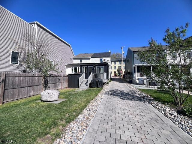 43 Ferry St, Lambertville City, NJ 08530