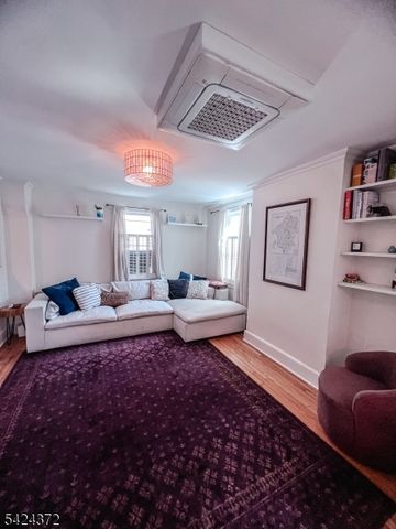 43 Ferry St, Lambertville City, NJ 08530