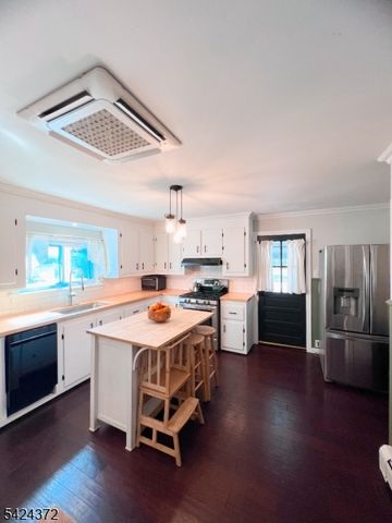 43 Ferry St, Lambertville City, NJ 08530