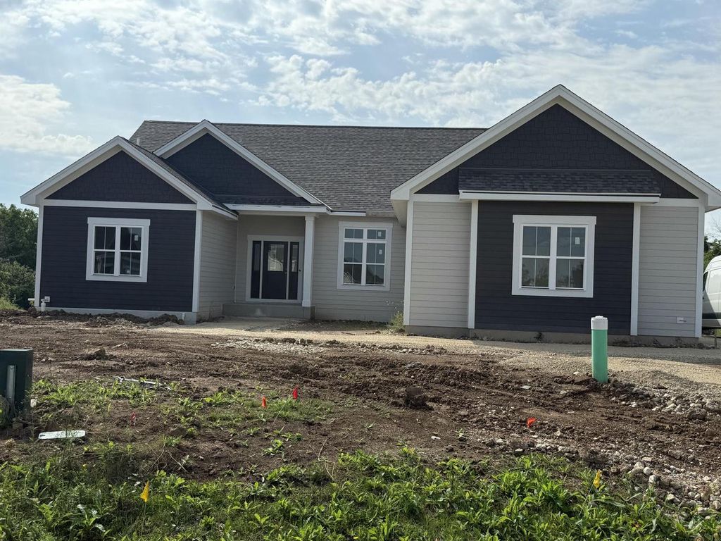 9744 N Migratory COURT, Mequon, WI 53092