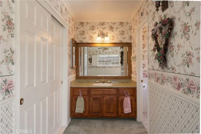 1002 E Leadora, Glendora, CA 91741