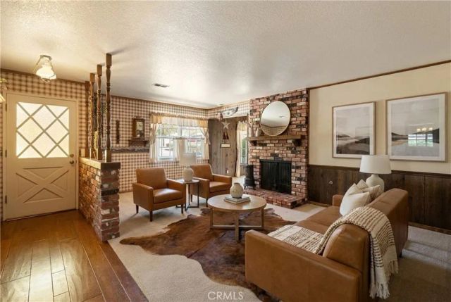 1002 E Leadora, Glendora, CA 91741