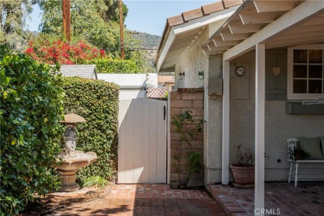 1002 E Leadora, Glendora, CA 91741