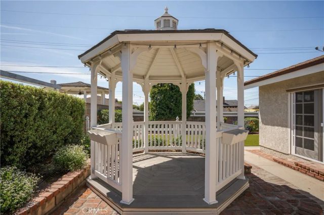 1002 E Leadora, Glendora, CA 91741