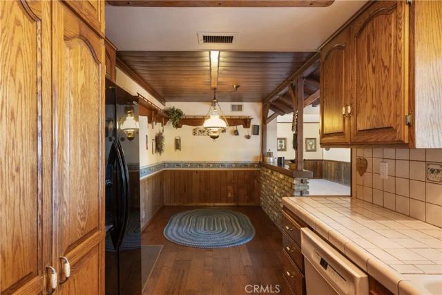 1002 E Leadora, Glendora, CA 91741