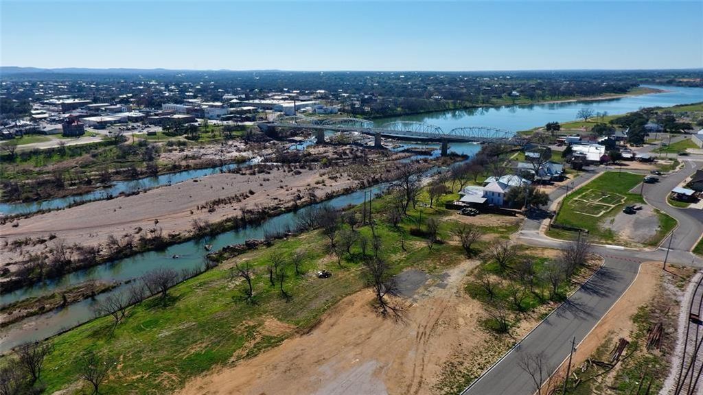 006 Walden WAY, Llano, TX 78643