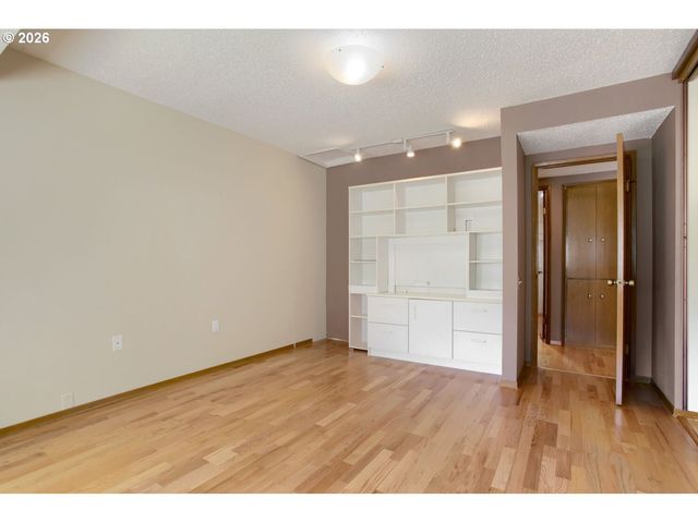 16700 Sw MATADOR Ln, Portland, OR 97224