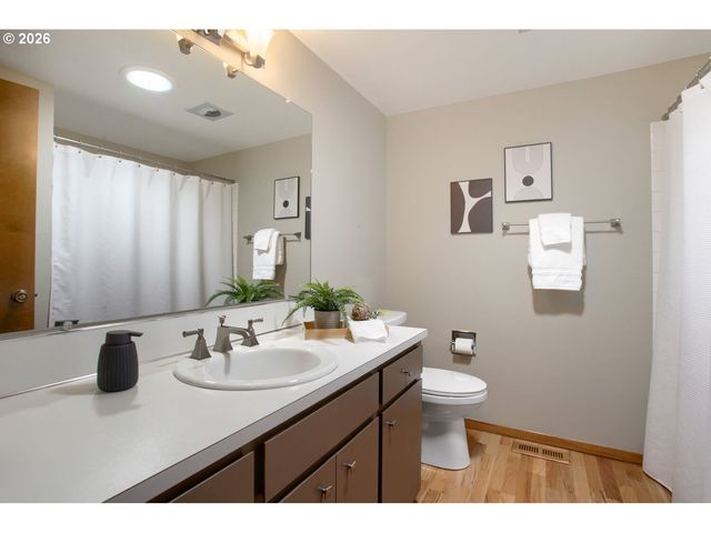 16700 Sw MATADOR Ln, Portland, OR 97224