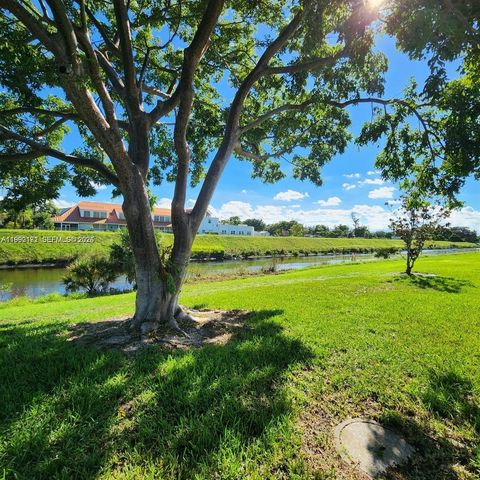 9088 SW 22nd St E, Boca Raton, FL 33428