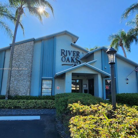 9088 SW 22nd St E, Boca Raton, FL 33428