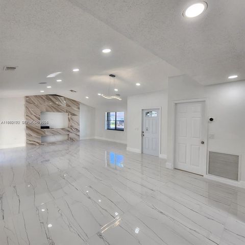 9088 SW 22nd St E, Boca Raton, FL 33428