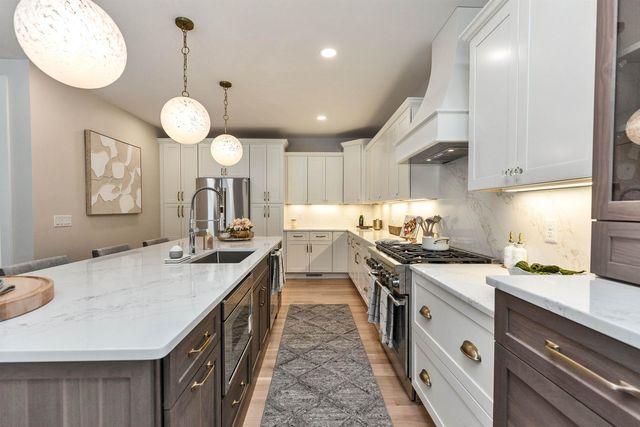 14 Overlook Circle, Auburn, NH 03032