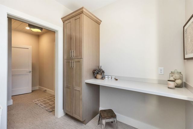 14 Overlook Circle, Auburn, NH 03032