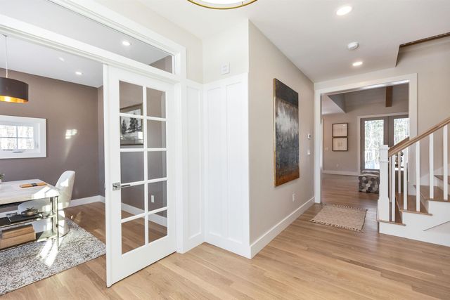 14 Overlook Circle, Auburn, NH 03032