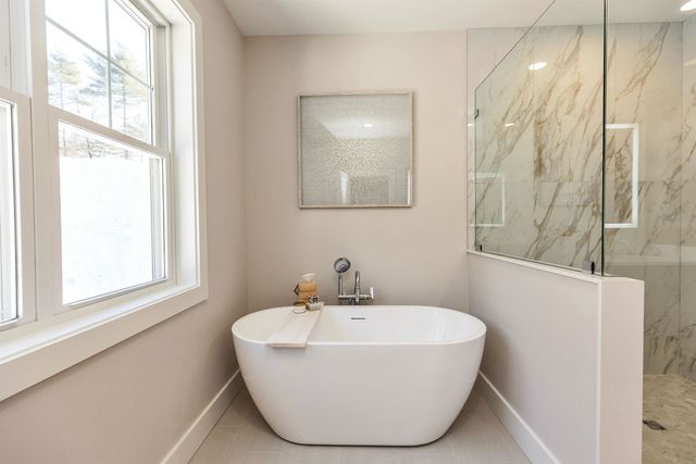 14 Overlook Circle, Auburn, NH 03032