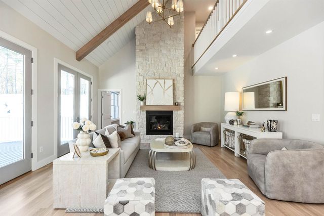 14 Overlook Circle, Auburn, NH 03032