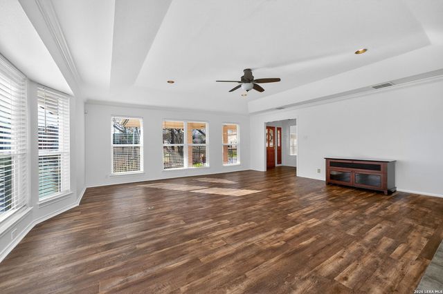 6003 Brook Falls, Windcrest, TX 78239