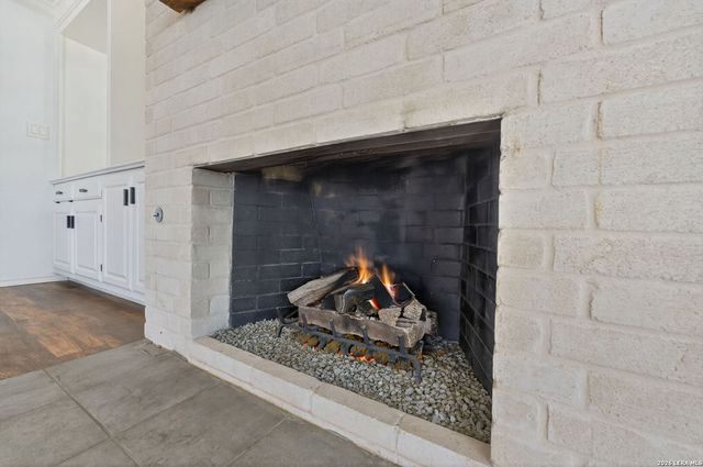 6003 Brook Falls, Windcrest, TX 78239