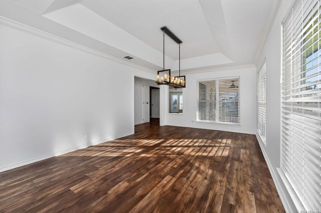 6003 Brook Falls, Windcrest, TX 78239